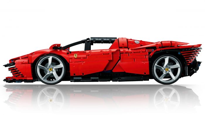 Конструктор LEGO Technic Ferrari Daytona SP3