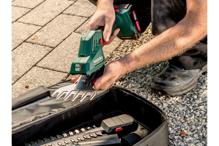 Ножиці для трави акумуляторні Metabo SGS 18 LTX Q 18В лезо 11.5см + насадка для кустів 20см 0.8кг без АКБ та ЗП