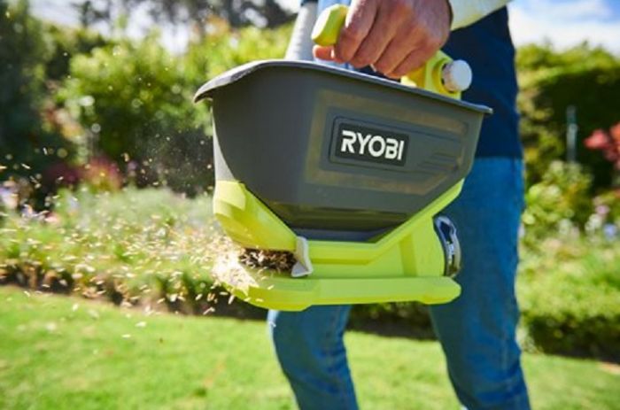 Сівалка акумуляторна Ryobi OSS1800 18В ONE+ розкид до 3.5м контейнер 4л без АКБ та ЗП