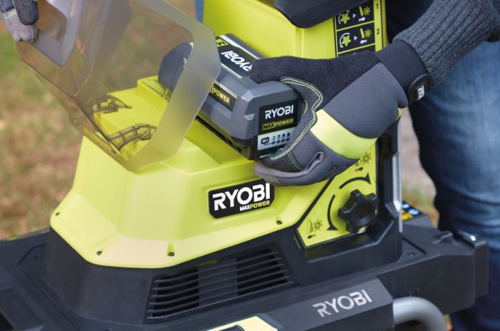 Подрібнювач садовий акумуляторний Ryobi RY36SHX40-0 36В MAX POWER 40мм контейнер 55л фреза 23кг