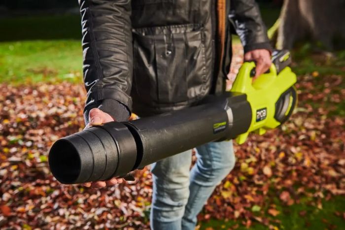 Повітродув садовий акумуляторний Ryobi Ryobi RY36BLXB-0 36В MAX POWER 306 км/год 1240 м.куб/год 3кг без АКБ та ЗП