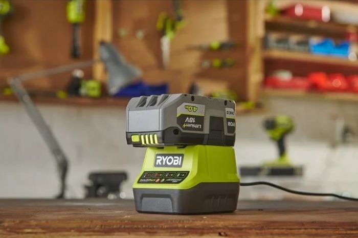 Зарядний пристрій ONE+ Ryobi RC18-120 18В 2А (unpacked)