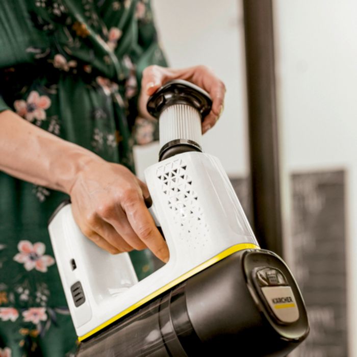 Пилосос Karcher безпровідна VC 6 CORDLESS OURFAMILY, конт пил -0.8л, автон. робота до 50хв, вага-2.5кг, НЕРА 12, білий