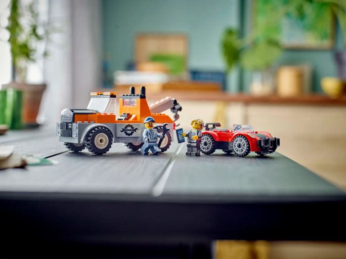 Конструктор LEGO City Евакуатор і ремонт спортивних авто