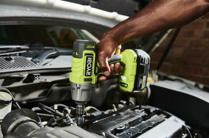 Гайковерт ударний акумуляторний Ryobi ONE+ RIW18-1C20SA3 18В АКБ 1х2А·год 2600об·хв 800Нм 1/2" 3 швидкості 1.7кг сумка