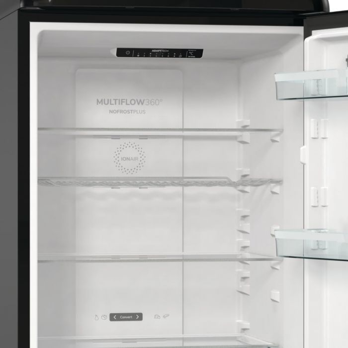 Холодильник з нижн. мороз. камерою Gorenje, 194x66x60см, 2 двері, 204(96)л, А++, Retro, NoFrost+, Внутр. Диспл, Зона св-ті, чорний