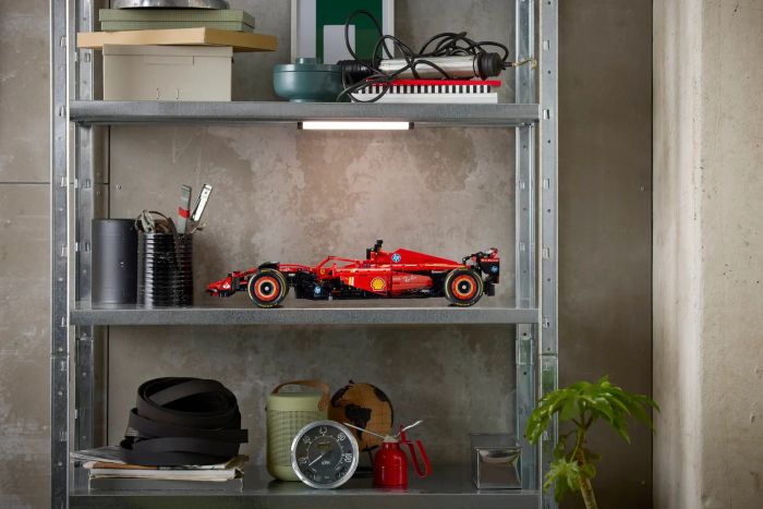 Конструктор LEGO Technic Автомобіль F1 Ferrari SF-24