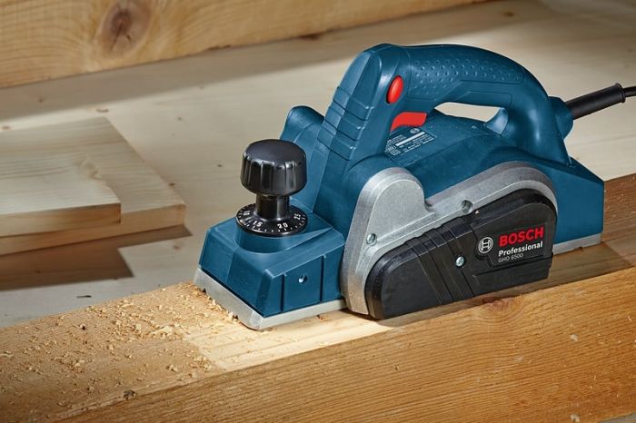 Рубанок Bosch GHO 6500, 650 Вт, ніж 82мм, стругання 2.6 мм, паз до 9 мм, 2.8 кг