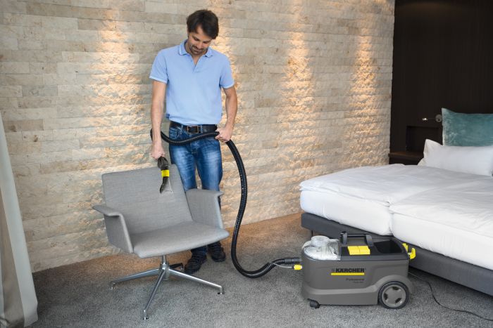 Пилосос миючий Karcher Puzzi 10/1 професійний