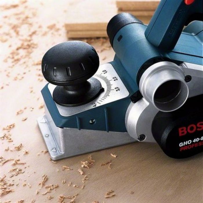 Рубанок Bosch Professiona GHO 40-82 C, 850 Вт, ніж 82мм, стругання 4 мм, 3.2 кг