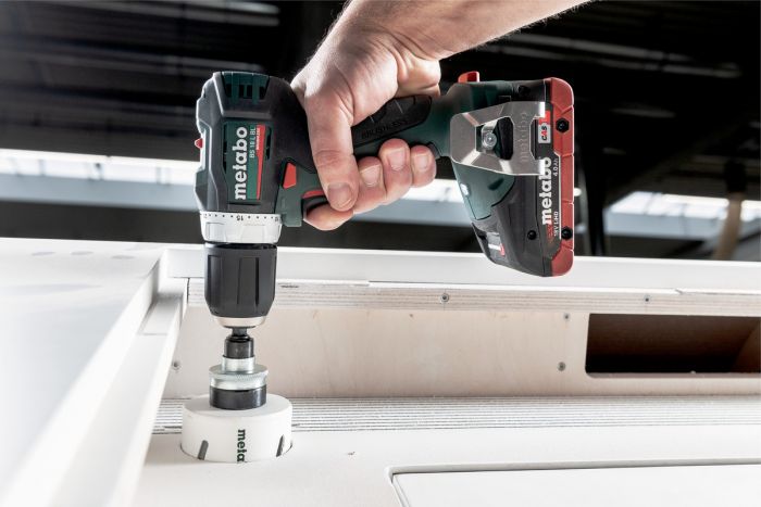 Шуруповерт-дриль Metabo BS 18 L BL, 18В, 2x2.0Aг, SC 60 Plus, кейс