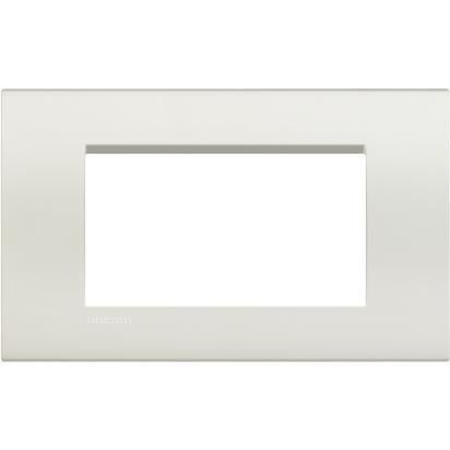 Bticino LivingLight Рамка прямокутна, 4 модуля, колір Білий
