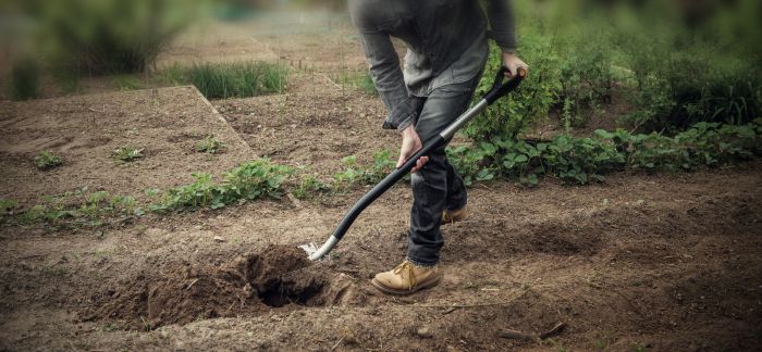 Fiskars Лопата пряма Ergonomic із закругленим лезом 125см, 2100г
