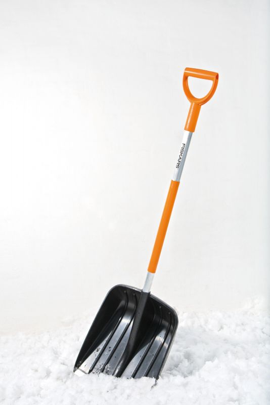 Fiskars Лопата для снігу SnowXpert 131см, 1400г
