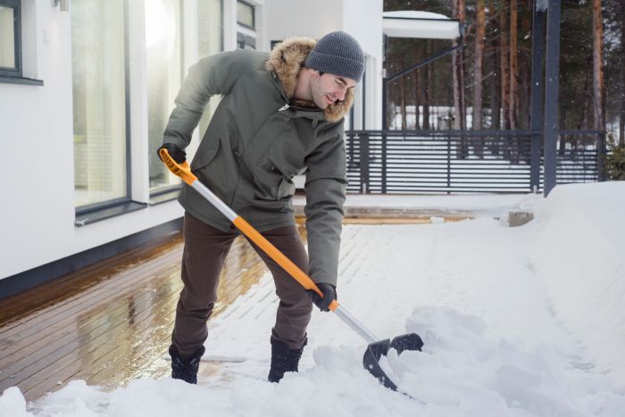 Fiskars Лопата для снігу SnowXpert 131см, 1400г