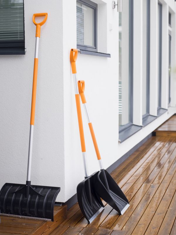 Fiskars Скрепер для снігу SnowXpert