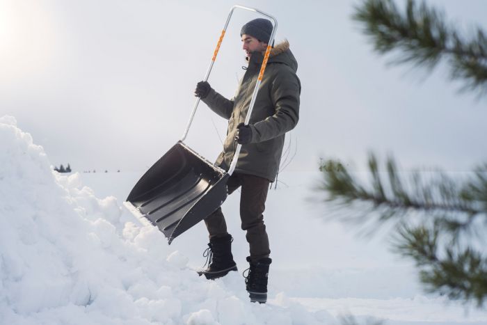 Fiskars Скрепер для снігу SnowXpert