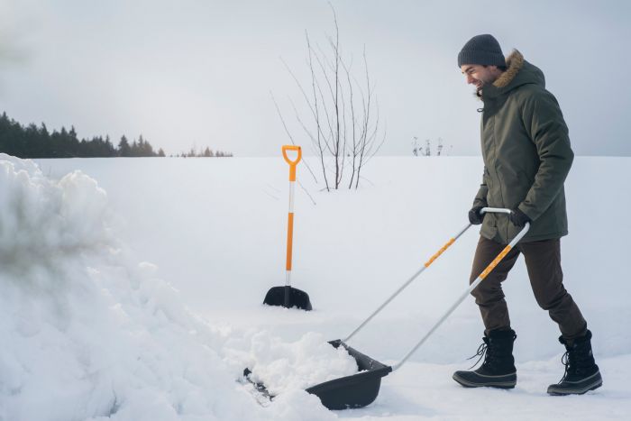 Fiskars Скрепер для снігу SnowXpert
