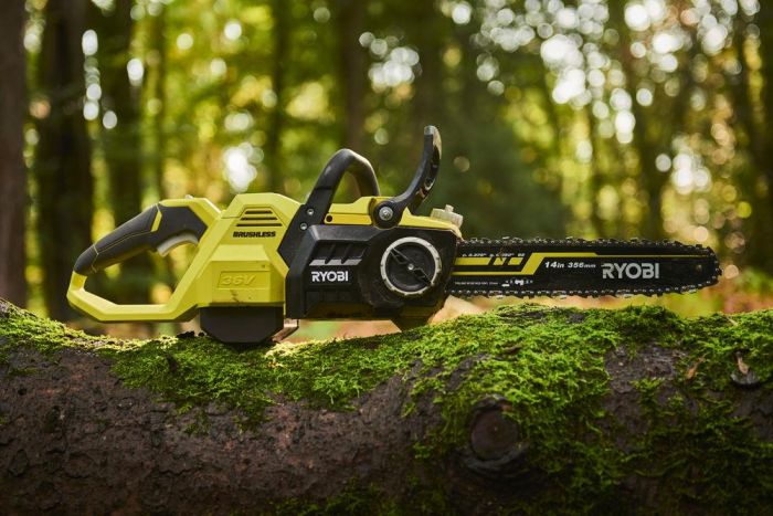 Ryobi Пила ланцюгова RY36CSX35A-0 акумуляторна, 36В, Oregon 35см, 3/8 ", 4.0кг (без АКБ і ЗП)