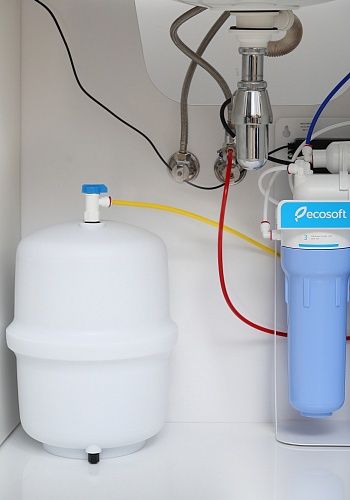 Фільтр зворотного осмосу Ecosoft Absolute 5-50P з помпою на станині, 75 гал/добу DuPont Aqualast, дренаж 1:1