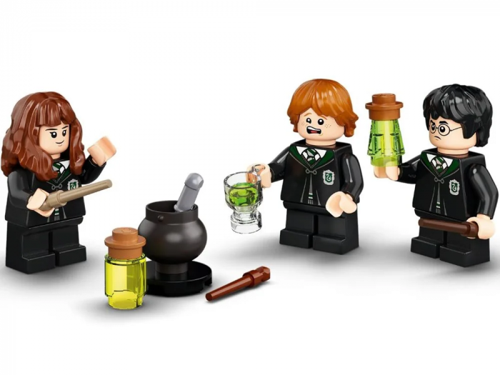 Конструктор LEGO Harry Potter Гоґвортс: невдача з багатозільною настійкою 76386