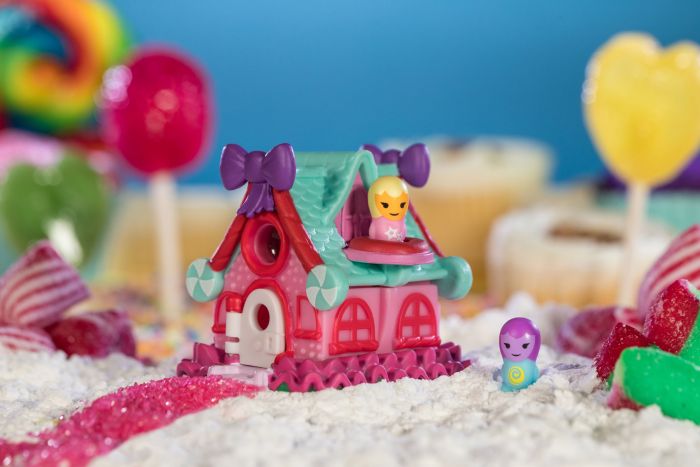 Ігрова фігурка Jazwares Nanables Small House Містечко солодощів, Студія танцю "Луї-Поп"