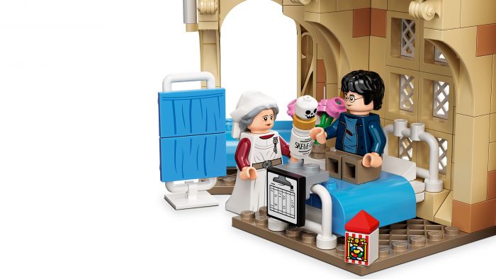 Конструктор LEGO Harry Potter TM Лікарняне крило Гоґвортсу 76398