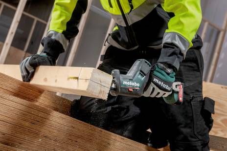 Пила шабельна Metabo PowerMaxx SSE 12 BL 12V 2x2Aг Li-Ion; з/п SC 30; кофр