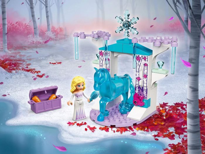 Конструктор LEGO Disney Princess Ельза та крижана конюшня Нокка 43209