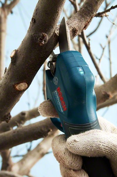 Секатор Bosch Pro Pruner SOLO акумуляторний, 12В, 3.0 Ач, до 25мм, 1кг