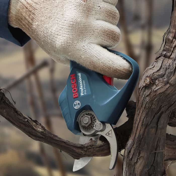 Секатор Bosch Pro Pruner SOLO акумуляторний, 12В, 3.0 Ач, до 25мм, 1кг