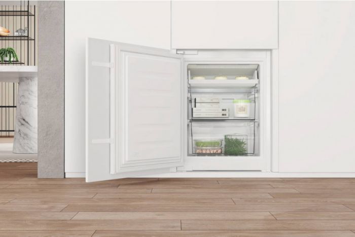 Вбуд. холодильник з мороз. камерою Whirlpool WHC20T352, 193.5х54х54см, 2 дв., Х- 212л, М- 68л, A+, NF, Білий