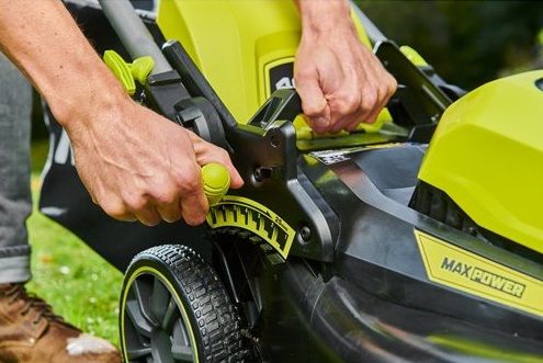 Газонокосарка Ryobi MAX POWER RY36LM40A-0 акумуляторна, з декою 40см, 36В (без АКБ та ЗП)