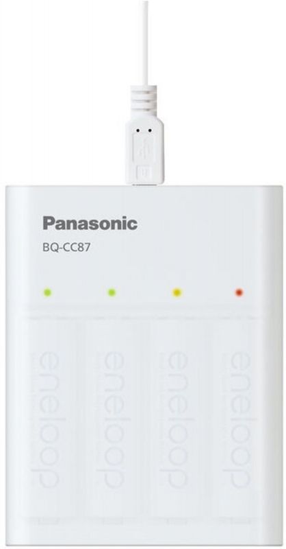 Зарядний пристрій Panasonic USB in/out з функцією Power Bank+4AA 1900 mAh