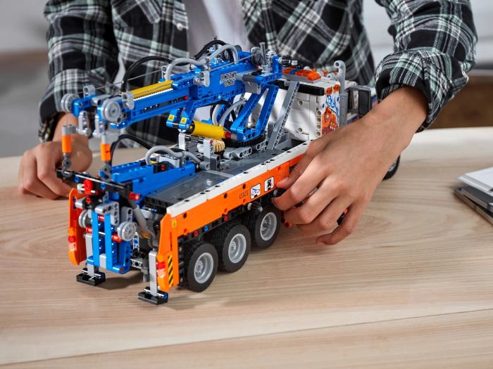 Конструктор LEGO Technic Важкий тягач