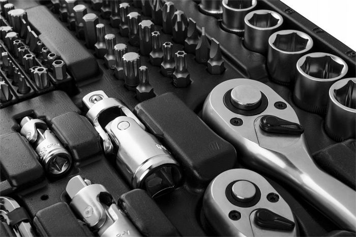 Набір інструменту NEO, 216 од., 1/2", 3/8", 1/4", торцеві головки, ключі, кейс