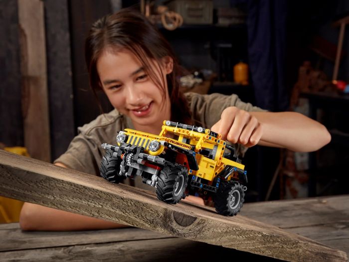 Конструктор LEGO Technic Jeep Wrangler