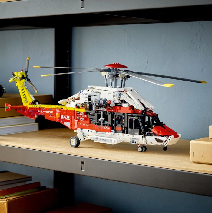 Конструктор LEGO Technic Рятувальний гелікоптер Airbus H175