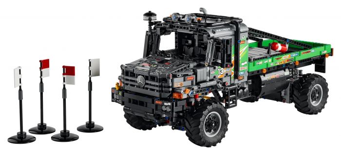 Конструктор LEGO Technic Повнопривідна вантажівка для випробувань Mercedes-Benz Zetros