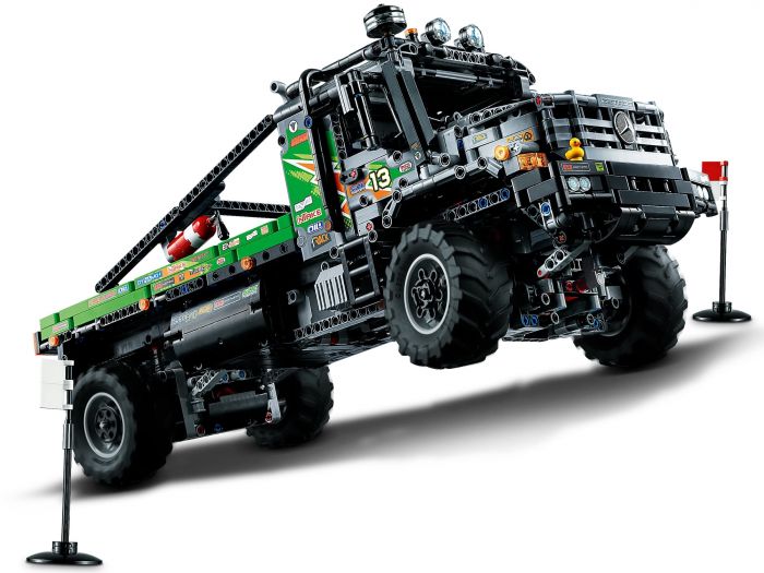 Конструктор LEGO Technic Повнопривідна вантажівка для випробувань Mercedes-Benz Zetros