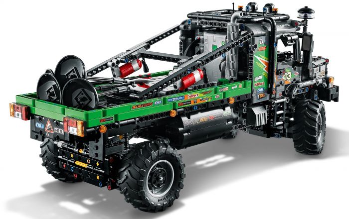 Конструктор LEGO Technic Повнопривідна вантажівка для випробувань Mercedes-Benz Zetros