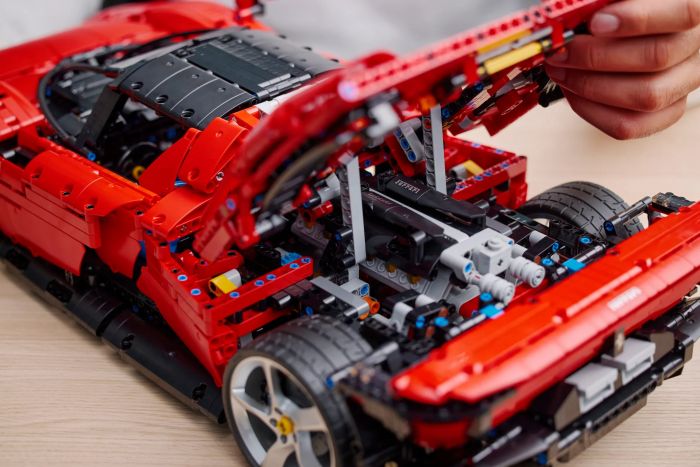 Конструктор LEGO Technic Ferrari Daytona SP3