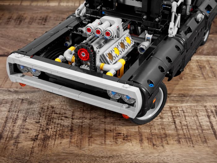 Конструктор LEGO Technic Dodge Charger Домініка Торетто