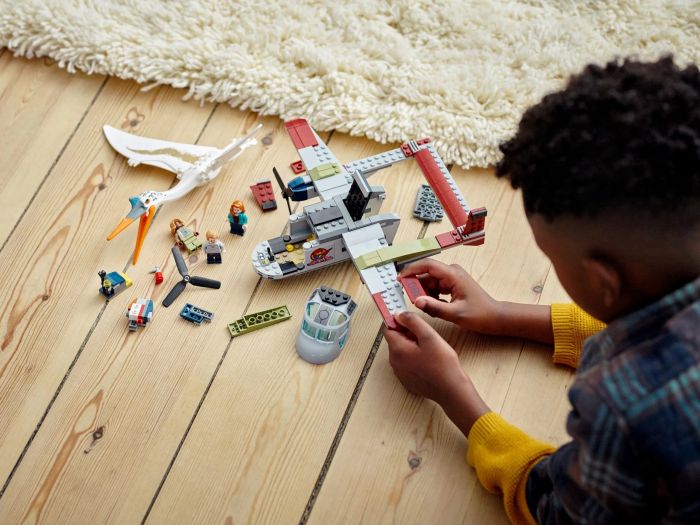 Конструктор LEGO Jurassic World Кетцалькоатль: напад на літак