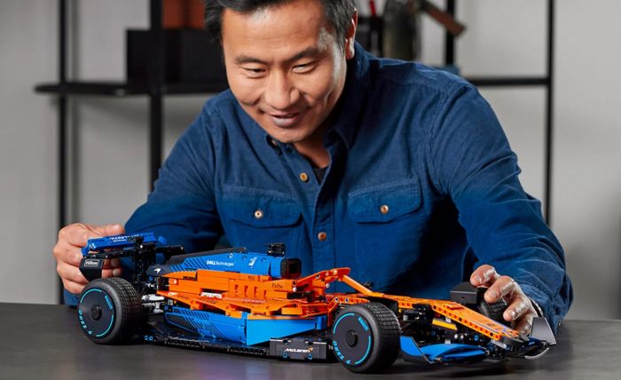 Конструктор LEGO Technic Гоночний автомобіль McLaren Formula 1™