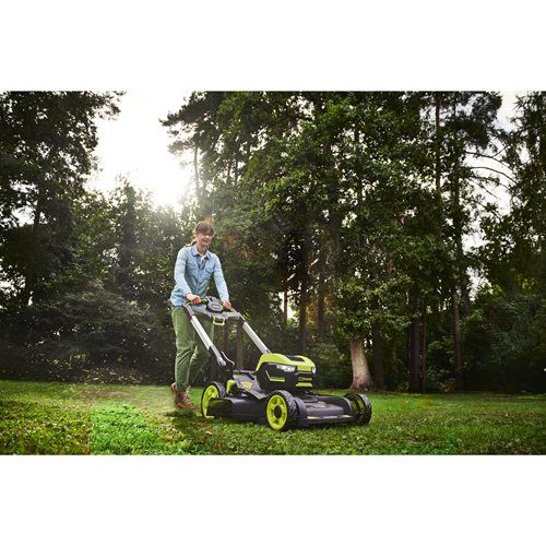 Газонокосарка акумуляторна Ryobi RY36LMXSP53A-160 самохідна, Max Power 36В, 1х6.0Аг, 53см, 30кг, 20-100мм, 3в1, LED-фари, до 3200м2