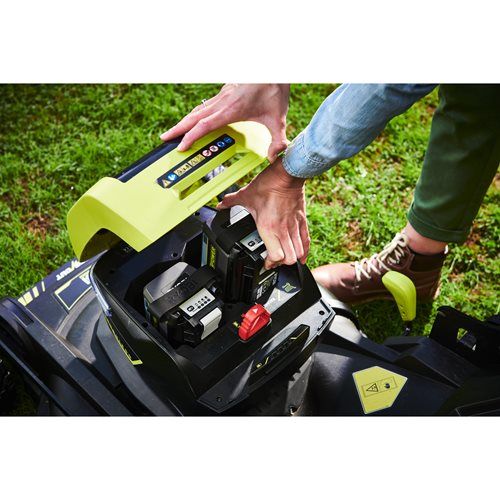 Газонокосарка акумуляторна Ryobi RY36LMXSP53A-160 самохідна, Max Power 36В, 1х6.0Аг, 53см, 30кг, 20-100мм, 3в1, LED-фари, до 3200м2