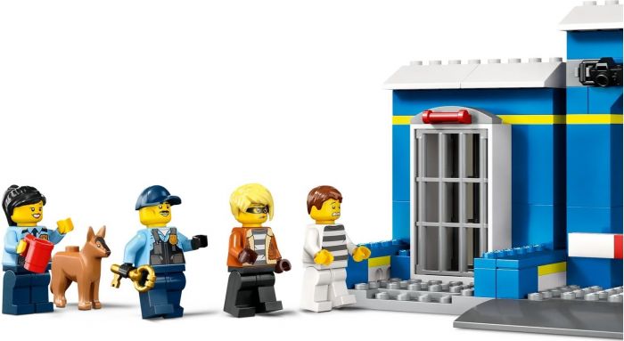 Конструктор LEGO City Переслідування на поліцейській дільниці