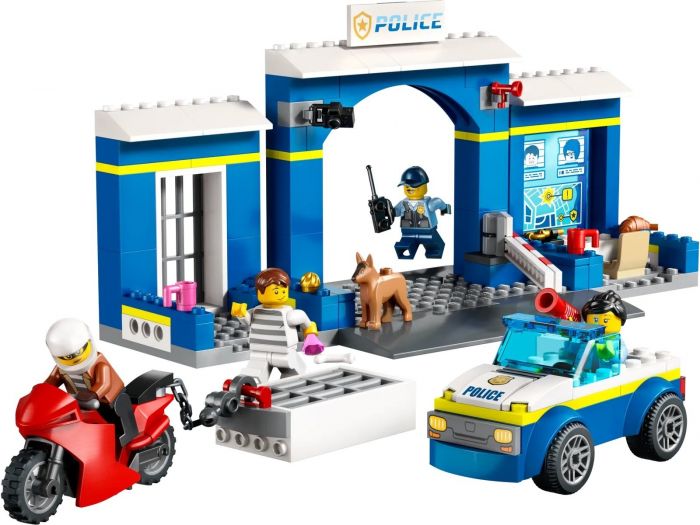 Конструктор LEGO City Переслідування на поліцейській дільниці