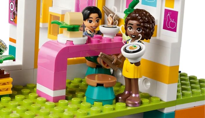 Конструктор LEGO Friends Хартлейк-Сіті: міжнародна школа